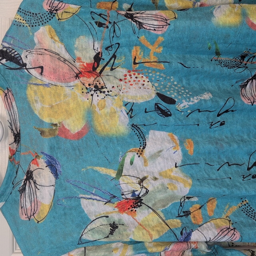 Jess & Jane Floral Ruffle Hem Top - Picture 9 of 11